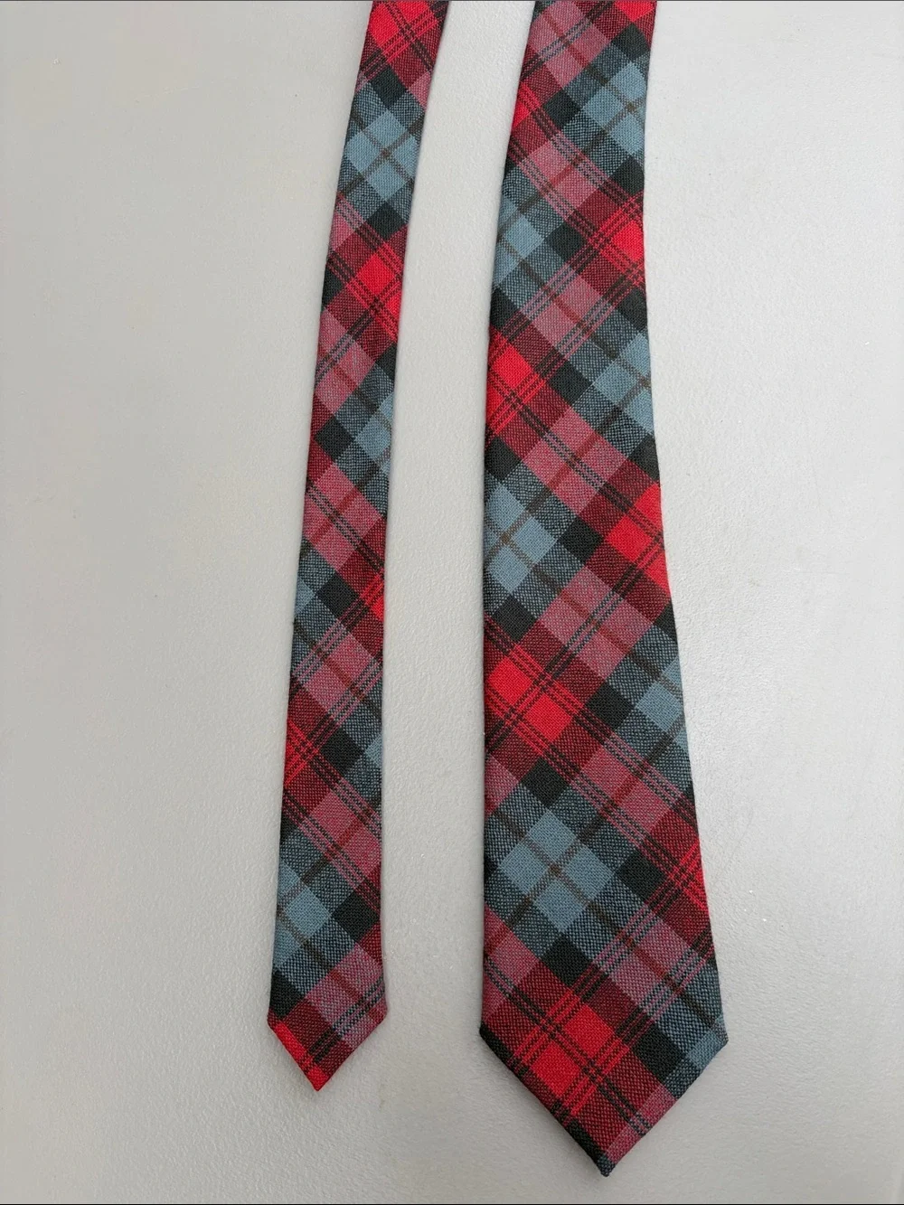 SCOTLAND WOOL Red Gray Plaid Men's Tie Vtg